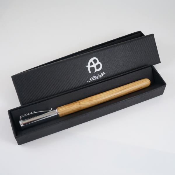 Rollerpen aus Wacholderholz mit Metallkappe